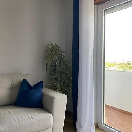 Cozy 3 Bedroom With Free Parking Premises Appartement *