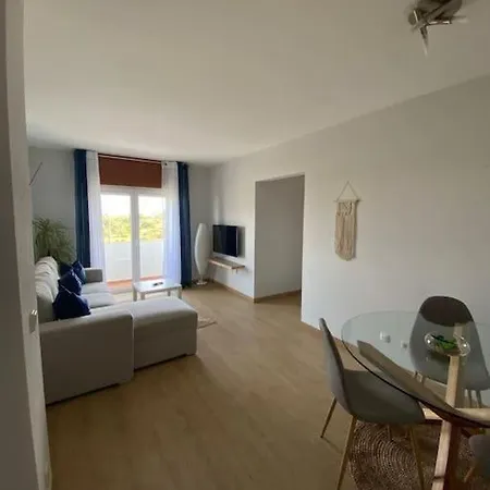 Cozy 3 Bedroom With Free Parking Premises Appartement Portimão