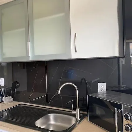 Cozy 3 Bedroom With Free Parking Premises Appartement *