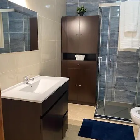 Cozy 3 Bedroom With Free Parking Premises Apartment Portimao